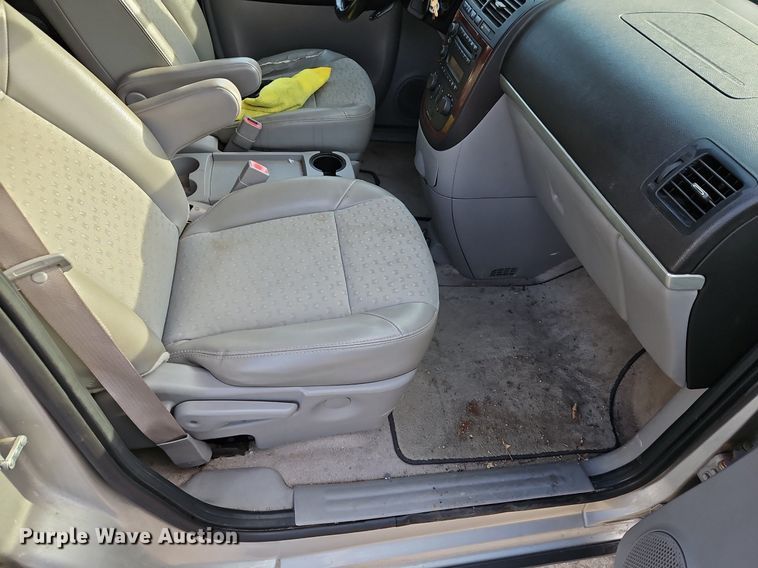 image for item LB9711 2008 Chevrolet Uplander LT  van