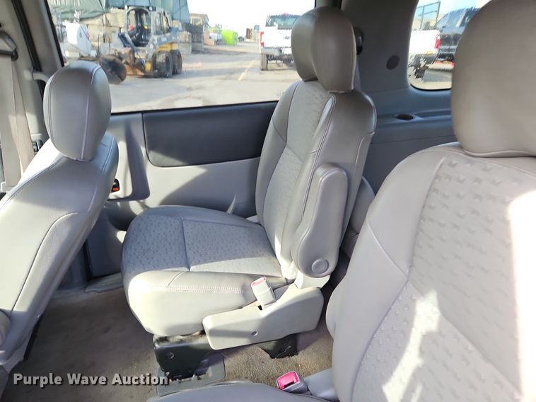 image for item LB9711 2008 Chevrolet Uplander LT  van