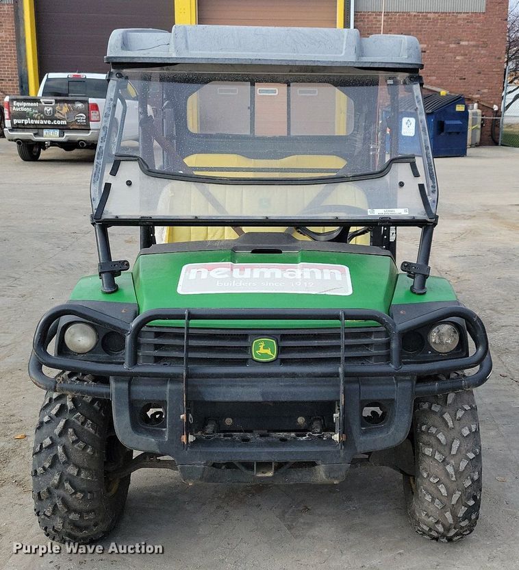 image for item LC9505 2013 John Deere 825E Gator  utility vehicle