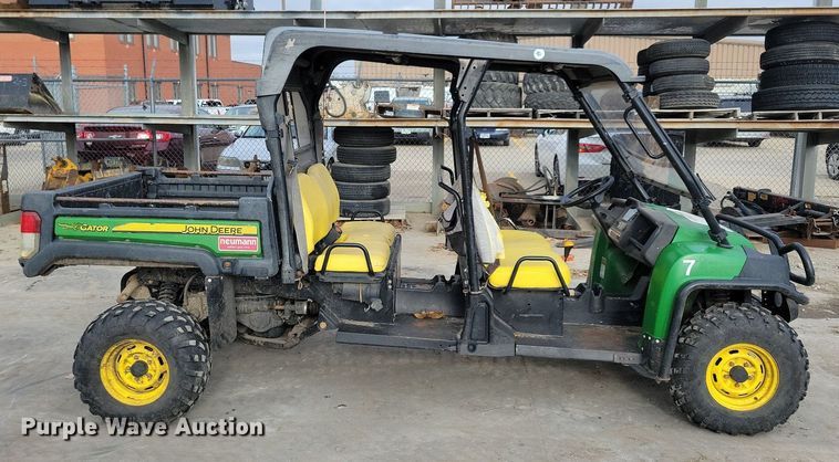 image for item LC9505 2013 John Deere 825E Gator  utility vehicle