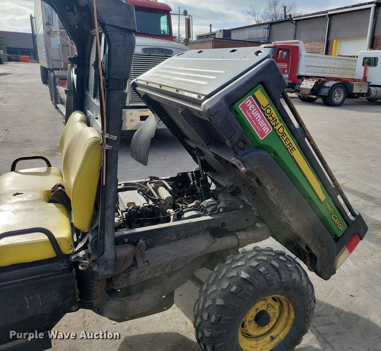 image for item LC9505 2013 John Deere 825E Gator  utility vehicle