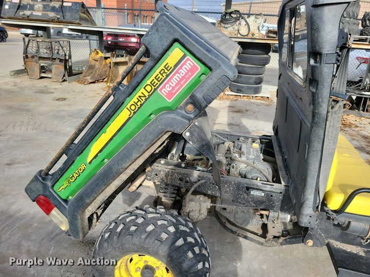 image for item LC9505 2013 John Deere 825E Gator  utility vehicle