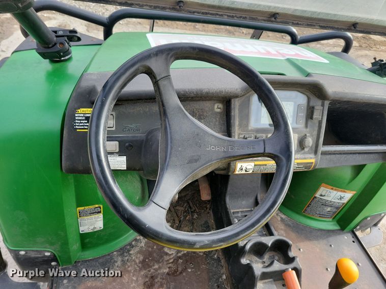image for item LC9505 2013 John Deere 825E Gator  utility vehicle