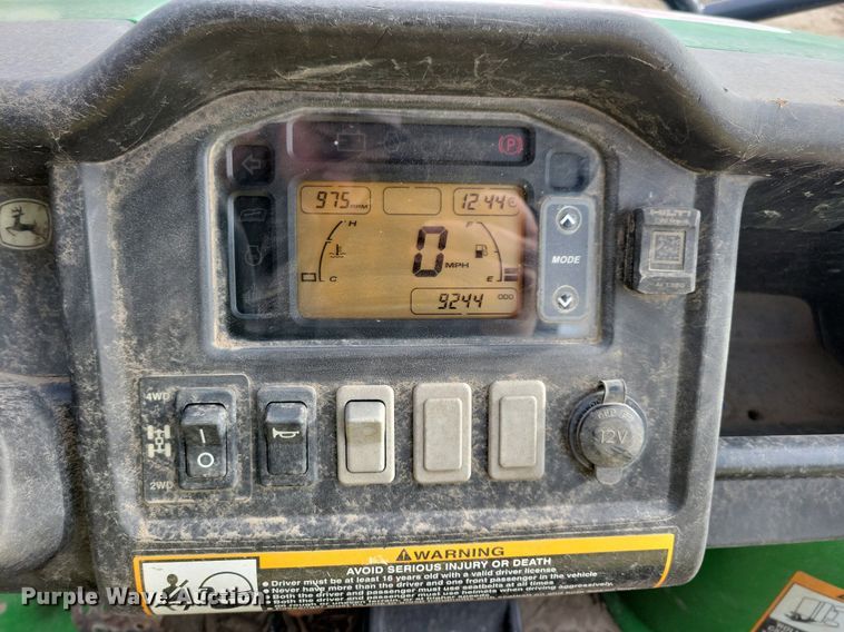 image for item LC9505 2013 John Deere 825E Gator  utility vehicle