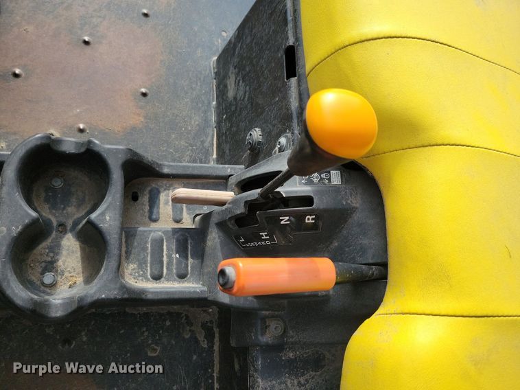 image for item LC9505 2013 John Deere 825E Gator  utility vehicle