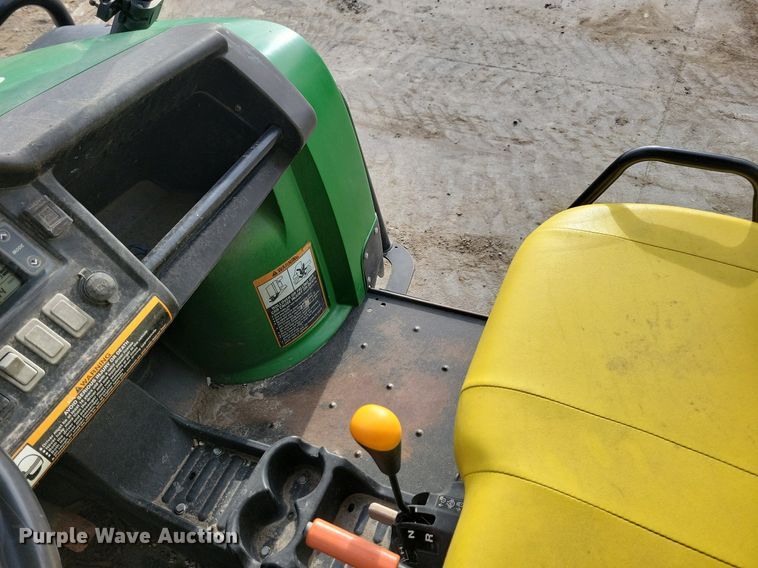image for item LC9505 2013 John Deere 825E Gator  utility vehicle