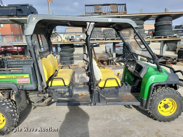 image for item LC9505 2013 John Deere 825E Gator  utility vehicle
