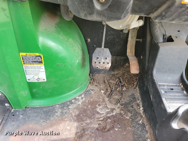 image for item LC9505 2013 John Deere 825E Gator  utility vehicle