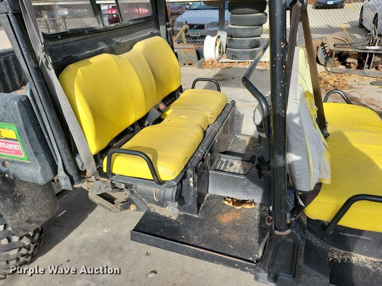 image for item LC9505 2013 John Deere 825E Gator  utility vehicle