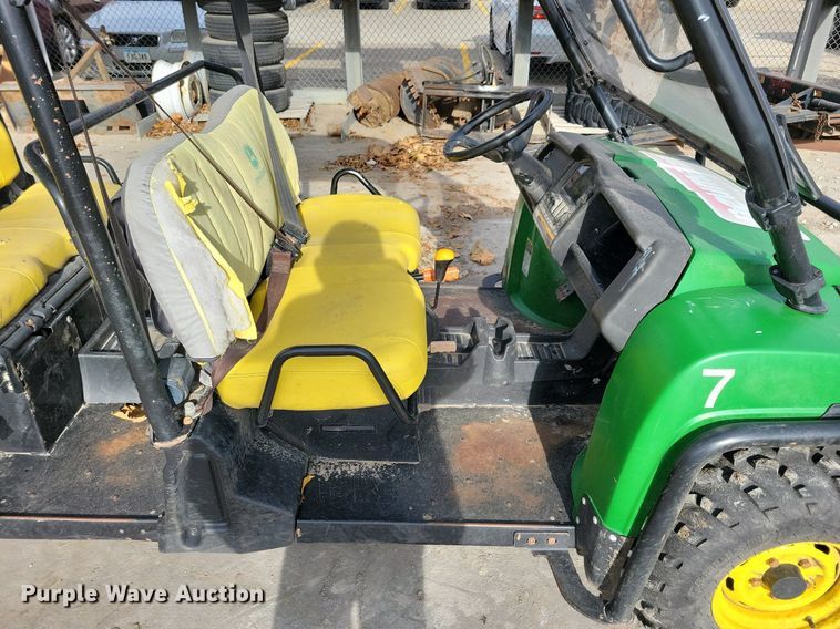 image for item LC9505 2013 John Deere 825E Gator  utility vehicle