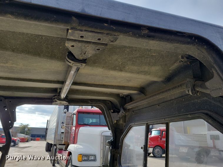 image for item LC9505 2013 John Deere 825E Gator  utility vehicle