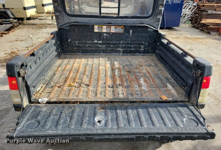 image for item LC9505 2013 John Deere 825E Gator  utility vehicle