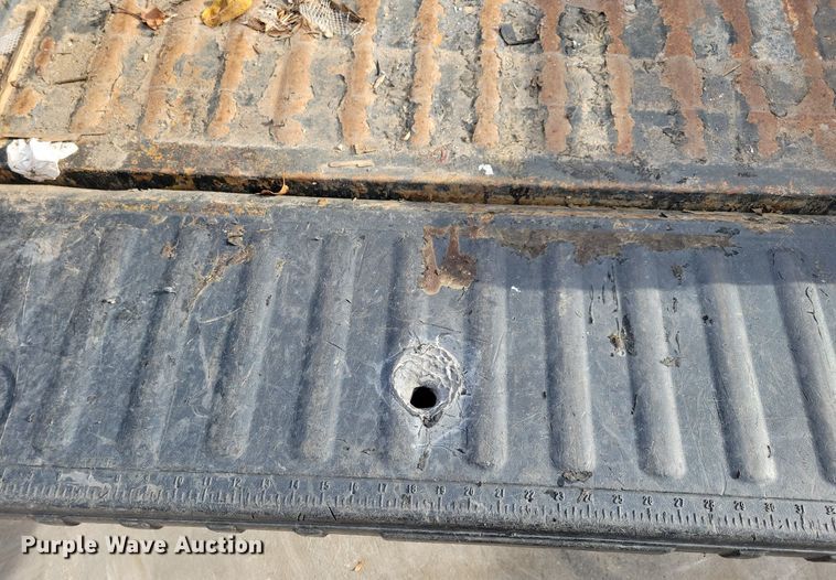 image for item LC9505 2013 John Deere 825E Gator  utility vehicle