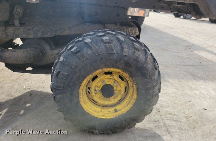 image for item LC9505 2013 John Deere 825E Gator  utility vehicle