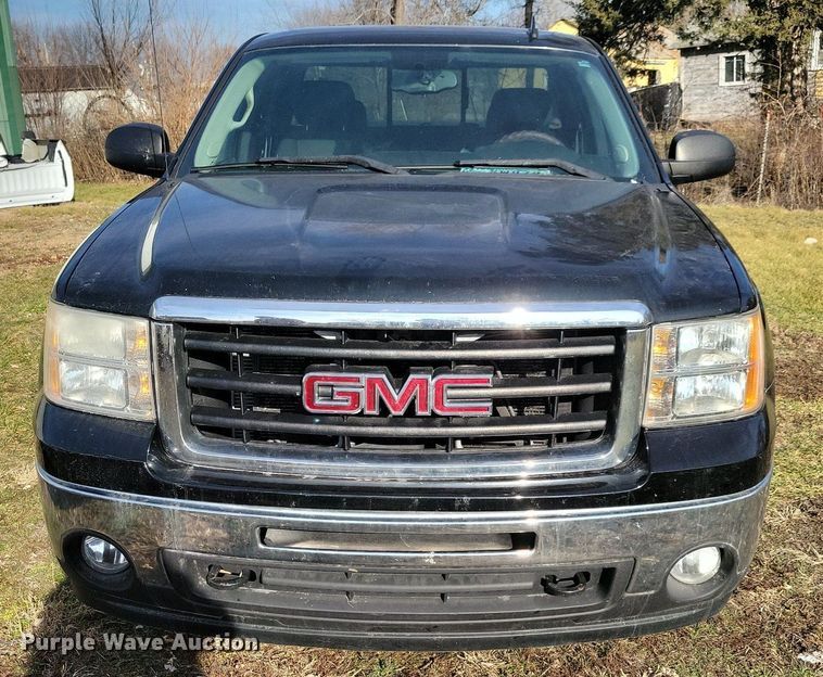 image for item LC9506 2011 GMC Sierra 1500  Ext. Cab pickup truck
