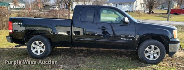 image for item LC9506 2011 GMC Sierra 1500  Ext. Cab pickup truck