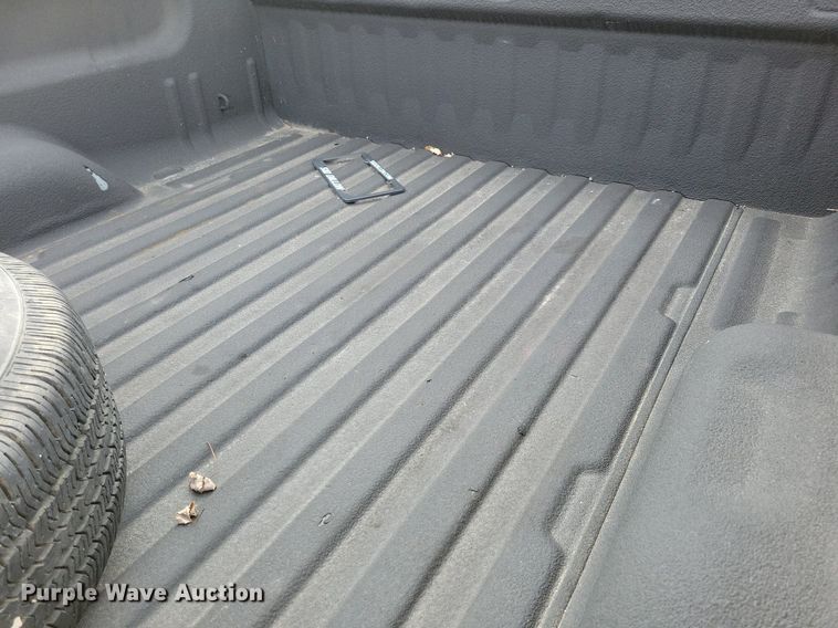 image for item LC9506 2011 GMC Sierra 1500  Ext. Cab pickup truck