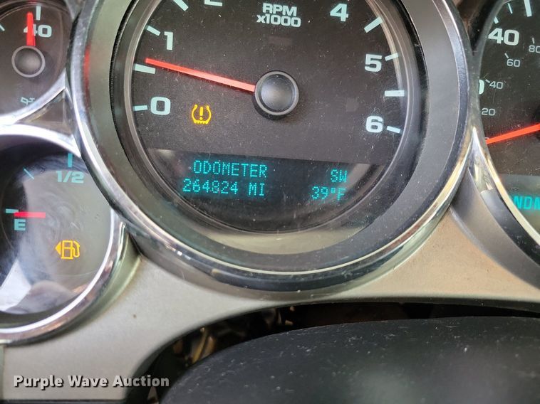 image for item LC9506 2011 GMC Sierra 1500  Ext. Cab pickup truck