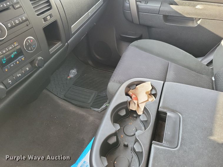 image for item LC9506 2011 GMC Sierra 1500  Ext. Cab pickup truck