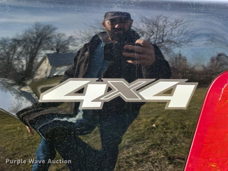 image for item LC9506 2011 GMC Sierra 1500  Ext. Cab pickup truck