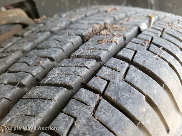 image for item LC9506 2011 GMC Sierra 1500  Ext. Cab pickup truck