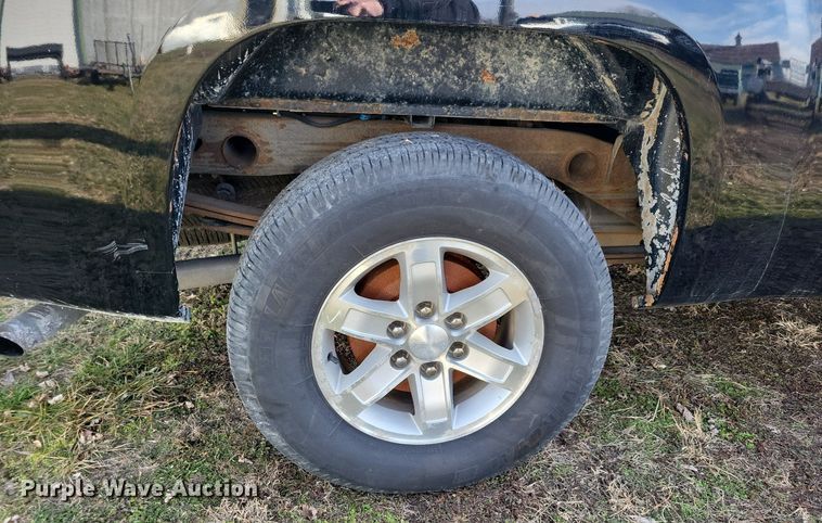 image for item LC9506 2011 GMC Sierra 1500  Ext. Cab pickup truck