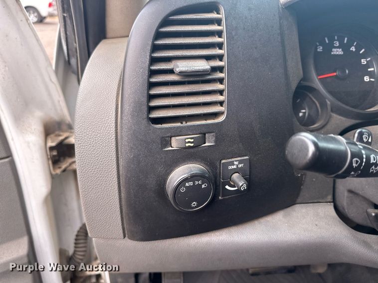 image for item LO9448 2010 Chevrolet Silverado 1500  pickup truck