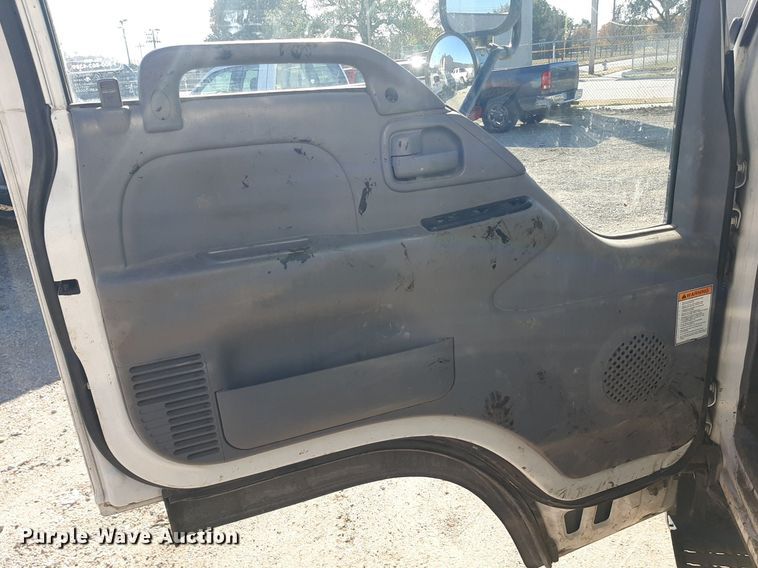 image for item LX9794 2006 Isuzu NPR  box truck