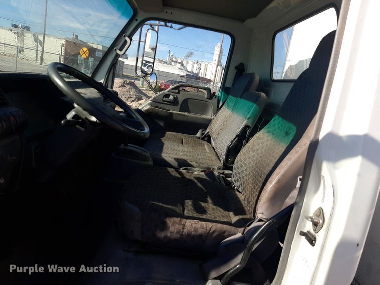 image for item LX9794 2006 Isuzu NPR  box truck