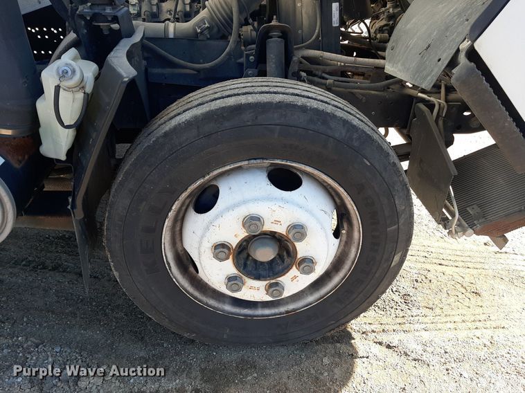 image for item LX9794 2006 Isuzu NPR  box truck