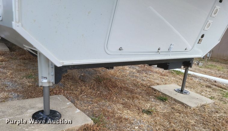 image for item MI9880 2022 Columbus 382FB  camper