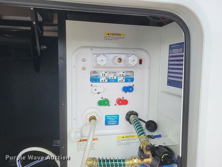 image for item MI9880 2022 Columbus 382FB  camper