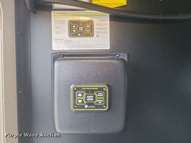 image for item MI9880 2022 Columbus 382FB  camper