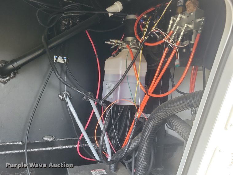 image for item MI9880 2022 Columbus 382FB  camper