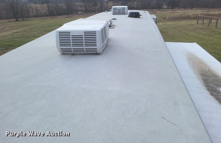 image for item MI9880 2022 Columbus 382FB  camper