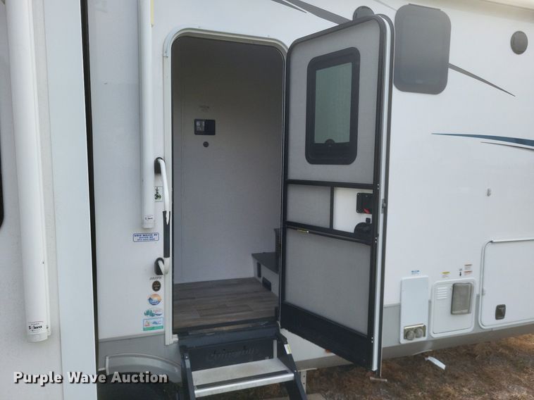 image for item MI9880 2022 Columbus 382FB  camper