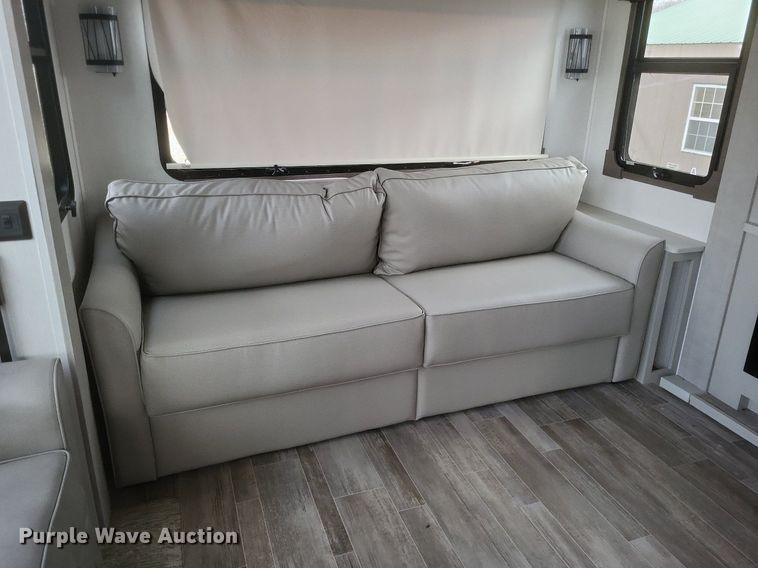 image for item MI9880 2022 Columbus 382FB  camper