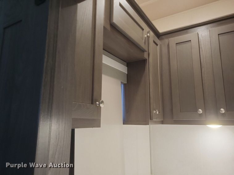 image for item MI9880 2022 Columbus 382FB  camper