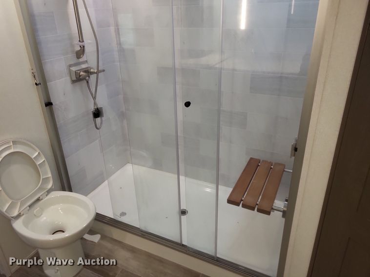 image for item MI9880 2022 Columbus 382FB  camper