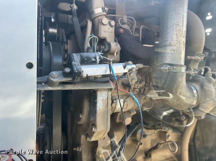 image for item MO9140 2001 International 4700  street sweeper truck