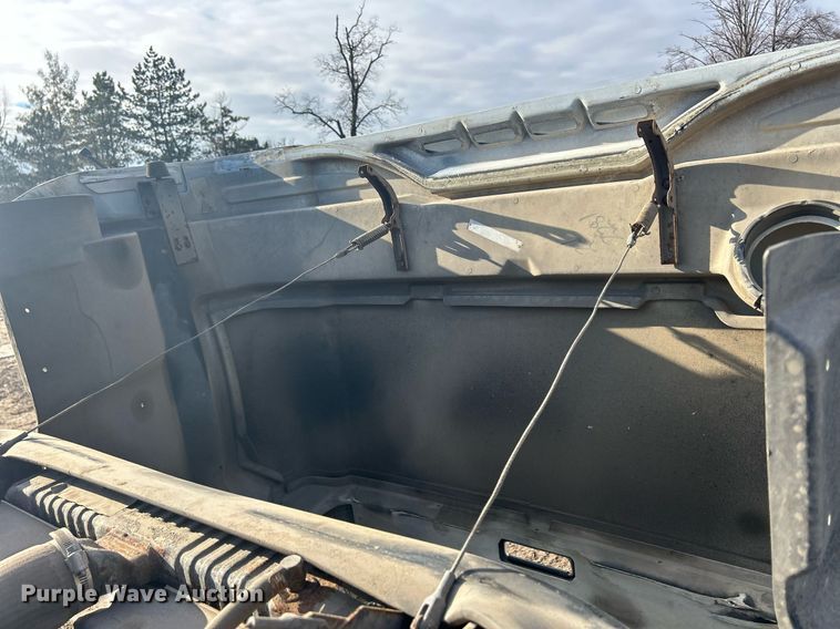 image for item MO9140 2001 International 4700  street sweeper truck