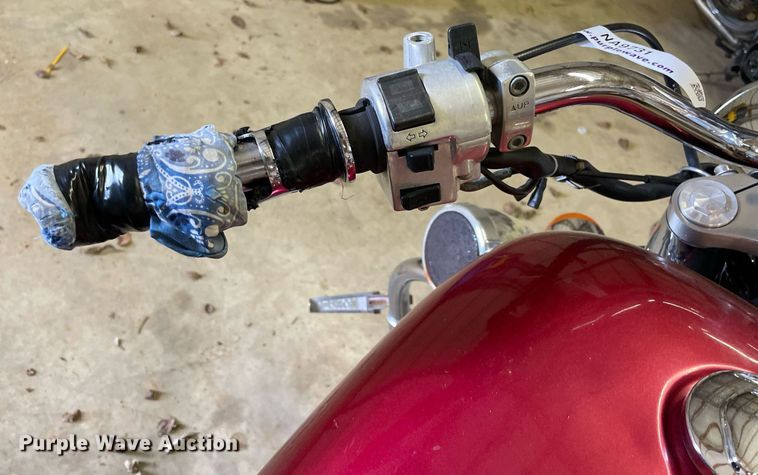 image for item NA9731 2004 Honda Shadow VT1100C2  motorcycle