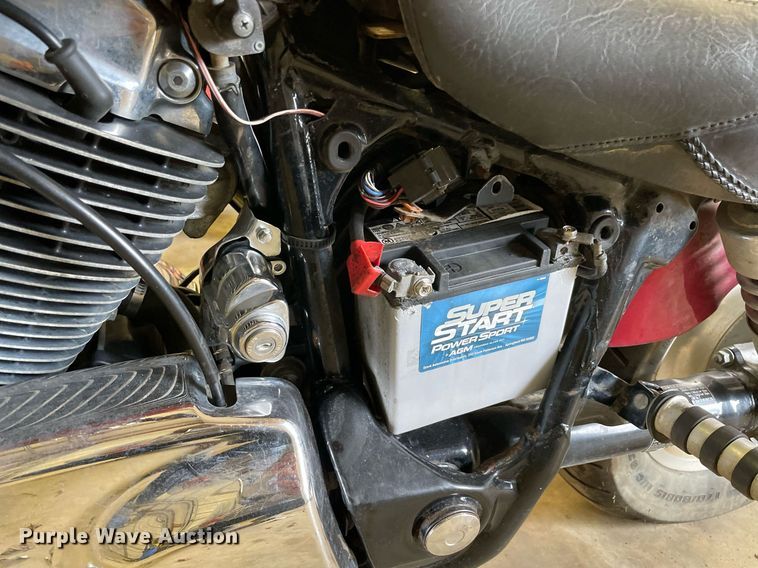 image for item NA9731 2004 Honda Shadow VT1100C2  motorcycle