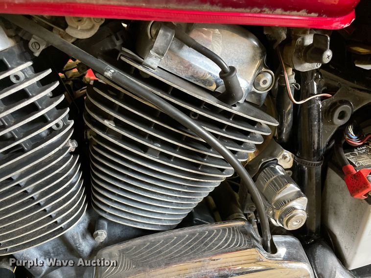 image for item NA9731 2004 Honda Shadow VT1100C2  motorcycle