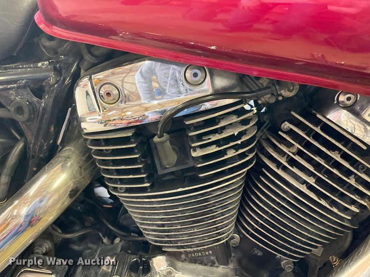 image for item NA9731 2004 Honda Shadow VT1100C2  motorcycle