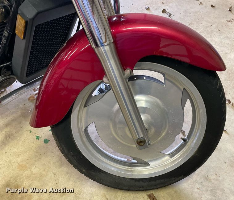 image for item NA9731 2004 Honda Shadow VT1100C2  motorcycle