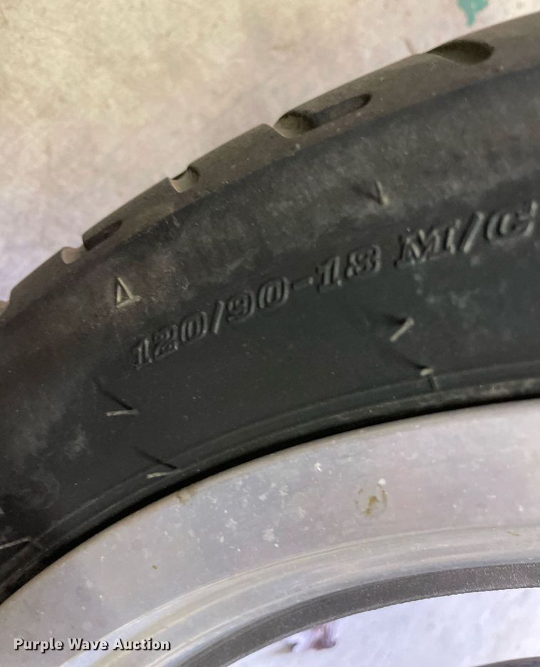 image for item NA9731 2004 Honda Shadow VT1100C2  motorcycle