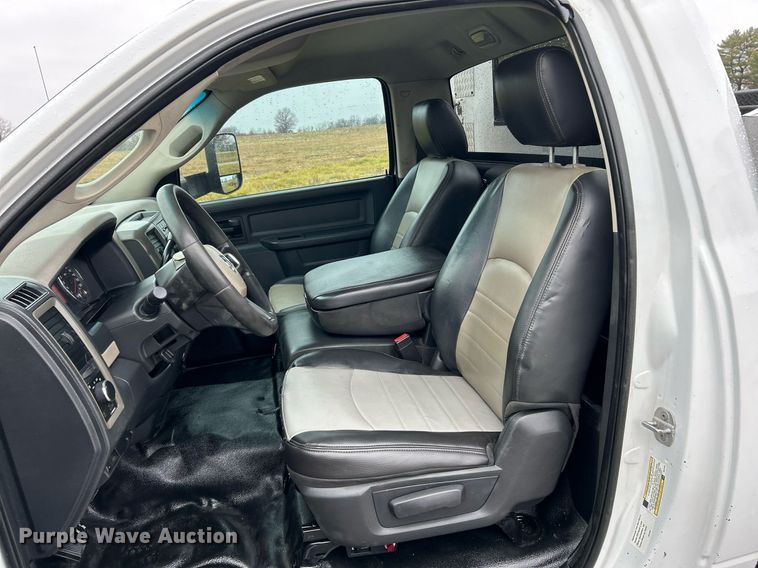 image for item NE9606 2011 Dodge Ram 5500 HD  utility / service truck