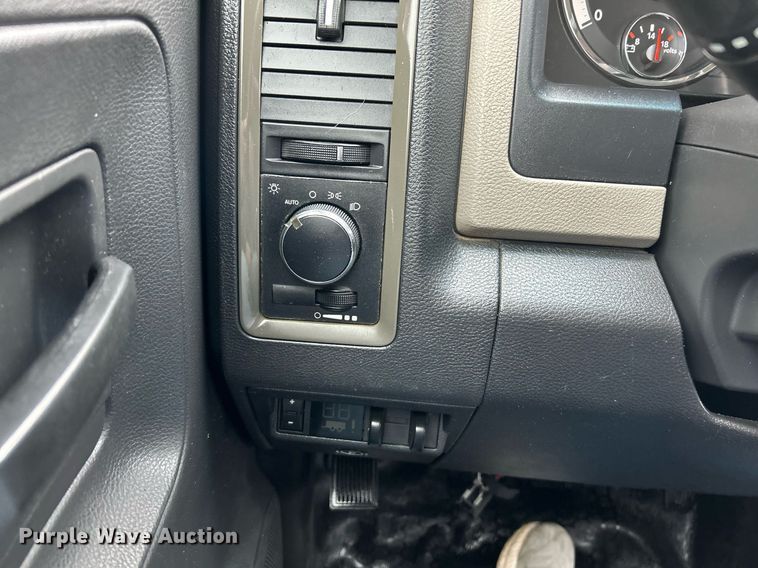 image for item NE9606 2011 Dodge Ram 5500 HD  utility / service truck