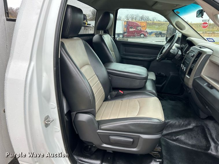 image for item NE9606 2011 Dodge Ram 5500 HD  utility / service truck